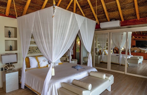 Las Pocitas Hotel | DCO Suites Lounge & Spa