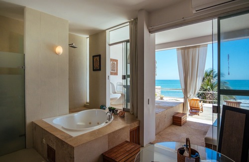 Las Pocitas Hotel | DCO Suites Lounge & Spa