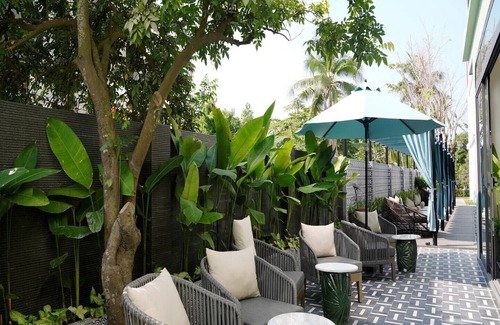 Cam Chau Hotel | De An Hotel - Suite Room