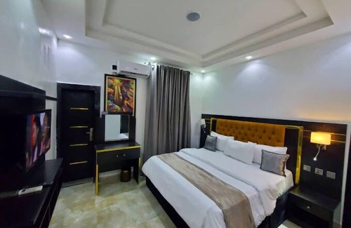 Enugu Hotel | De Bullion Hotels and Suites