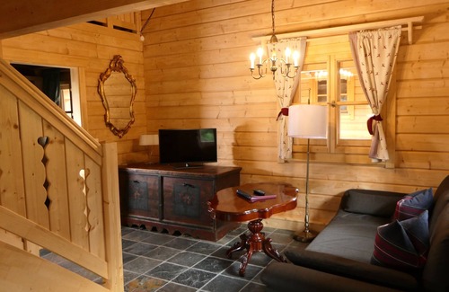 Grosskirchheim Apartment | De Luxe Wohnung, Holzofen, Infrarot Kabine, 2 Boxspringbetten, 2 WC, Sat, W-lan