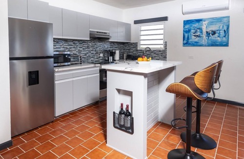 George Hill Apartment | Deany's UpTop Luxury Suite