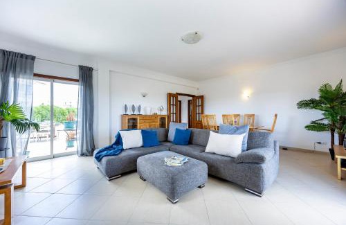 Chinicato Villa | Debbies Delight