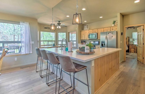 Sierra Pines Cabin | Deck, Grill & Fire Pit: Spacious Show Low Hideaway