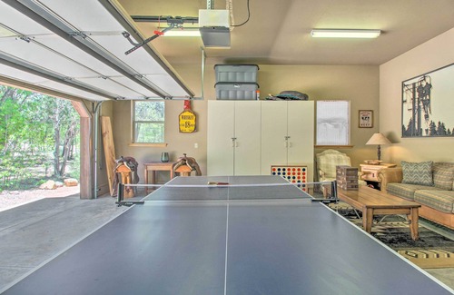 Sierra Pines Cottage | Deck, Grill & Fire Pit: Spacious Show Low Hideaway