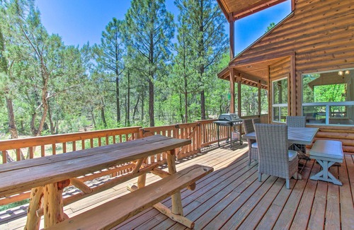 Sierra Pines Cottage | Deck, Grill & Fire Pit: Spacious Show Low Hideaway