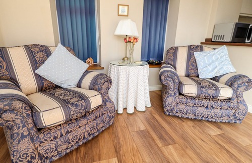 Pilling Cottage | DEEKSWOOD, romantic, luxury holiday cottage, with a garden in Pilling