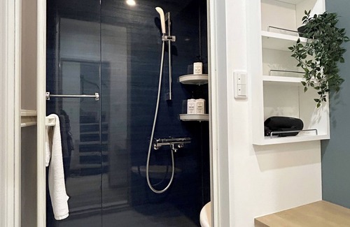 Nishinari House | Deep Osaka! A Running Lamp 2 minutes from the station! Ideal location for sightseeing in Namba & USJ Osaka! Up to 6 people are allowed at the same price