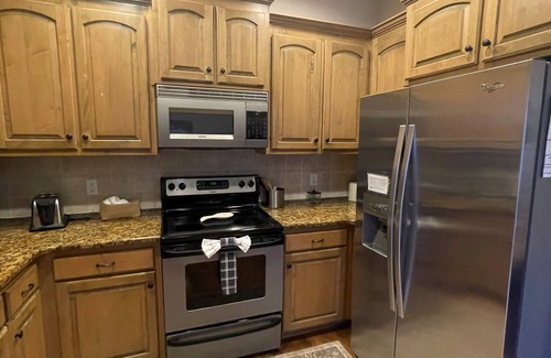 Hollister House | Deep Roots Den on Table Rock. Great get away location. Rare find.