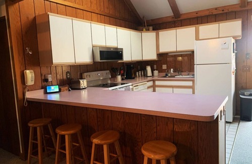 Terra Alta Apartment | Deer Ridge Cozy 2-Bed Cabin w/fire pit & fireplace
