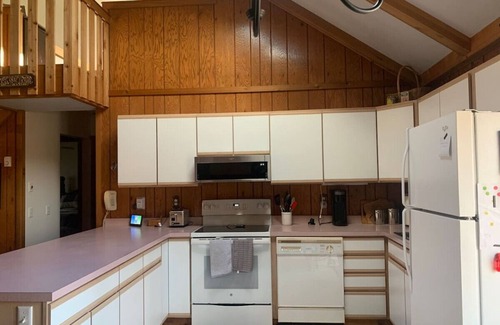 Terra Alta Apartment | Deer Ridge Cozy 2-Bed Cabin w/fire pit & fireplace