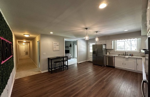 Green Hill House | Deer Run - 30 min to Nashville and near the Lake, 5 bedrooms & 3 Baths