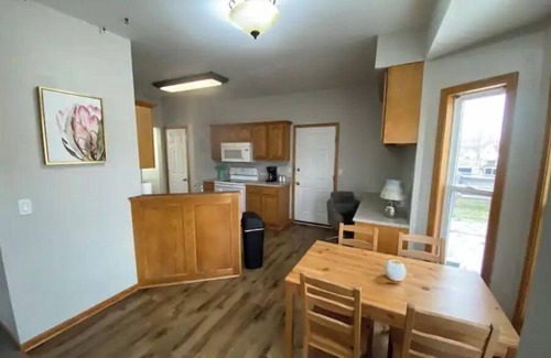 Waukee House | Delightful 5b stay in Paradise!