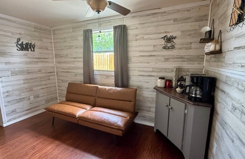 Crystal River Cottage | Delightful Cottage in great location with Boat Parking