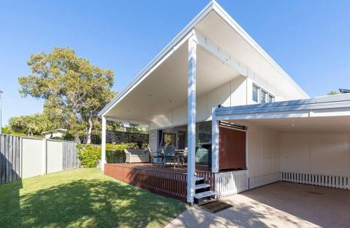 Dicky Beach House | Delightful Dicky Beach Holiday House