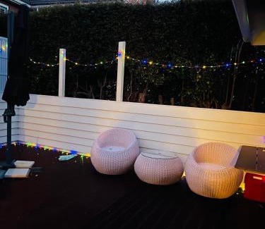 St. Heliers House | Delightful little house & Chateau Charme Suite