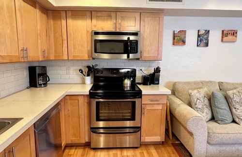 St. George Condo | Delightful Pet Friendly 1-bedroom condo with WiFi and AC in charming St. George