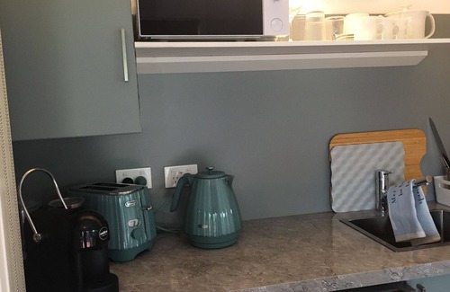 Trentham Bed & Breakfast | Delightful Self Contained Private Suite with Kitchenette