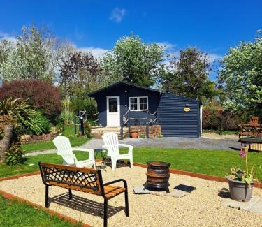 Clonroche Apartment | Delightful Studio Log Cabin