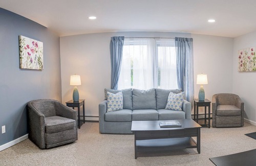 Seal Cove Apartment | Delightful Woodland Apartment B