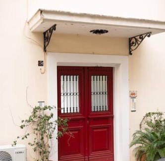 Delfoi Apartment | Delphian Colors - Orange Edition