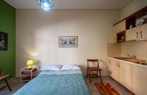 Delfoi Apartment | Delphian Colors - Orange Edition