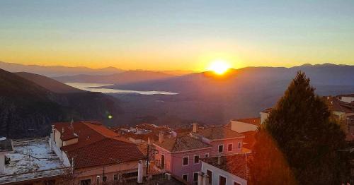 Delfoi Apartment | Delphic Horizons