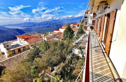 Delfoi Apartment | Delphic Horizons