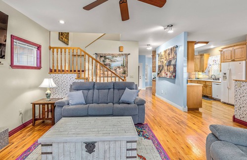 Delta House | Delta Grande Victorian - Incredible Views - Sleeps 6 - Games and fun!