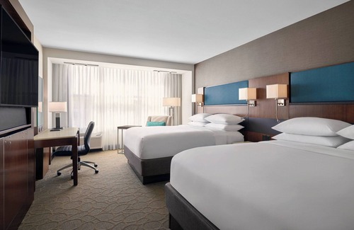 Menomonee Falls Hotel | Delta Hotels by Marriott Milwaukee Northwest