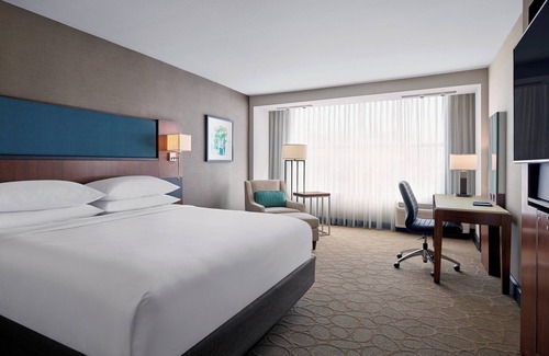 Menomonee Falls Hotel | Delta Hotels by Marriott Milwaukee Northwest