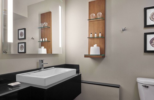 Menomonee Falls Hotel | Delta Hotels by Marriott Milwaukee Northwest