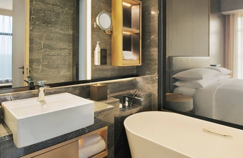 Lianhu Hotel | Delta Hotels BY Marriott Xi'an