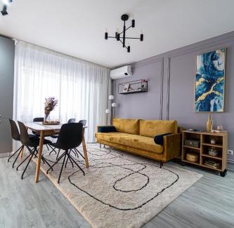 Bacau Apartment | Delux Suite - Apartament 100 de m2 cu 3 camere și parcare gratuită, lângă Arena Mall in Centrul Bacău