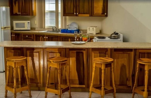 Runaway Bay Resort | Deluxe 1, kitchenette