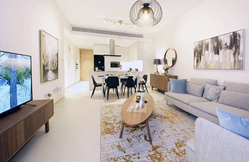 Al Muraqqabat Apartment | Deluxe Address Beach Resort Residence 2 Bed.