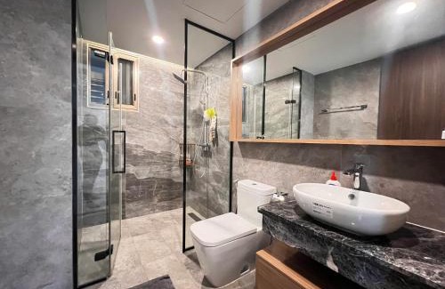Phu My Hung Apartment | Deluxe Apartment - Midtown The Peak Phu My Hung