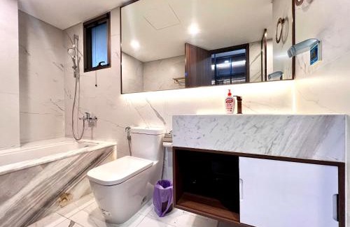 Phu My Hung Apartment | Deluxe Apartment - Midtown The Peak Phu My Hung