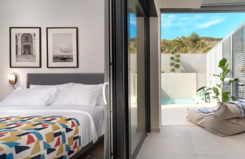 Znjan Apartment | Deluxe Apartment with private heated pool on Žnjan Beach - Urban Nook