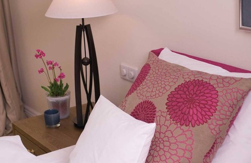 Keitum Hotel | Deluxe Double Room - Benen Diken Courtyard