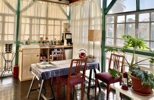 Al Duqqi Apartment | Deluxe Glasshouse - Houseboat65, Zamalek island - Central Cairo