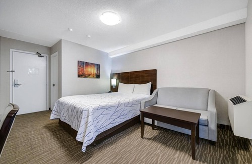 Islington - City Centre West Hotel | Deluxe Inn
