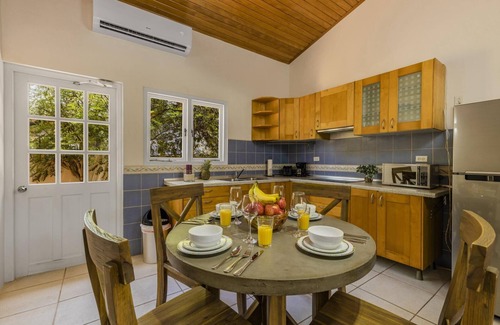 Arashi Villa | Deluxe Mansion Steps to Beach Pool Sea Views