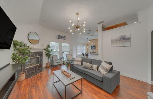 Mesquite House | Deluxe Poolside Home, Modern 5BR with Gaming Room