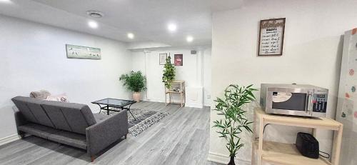 Steeles House | Deluxe Queen Rooms with Privated Bathroom