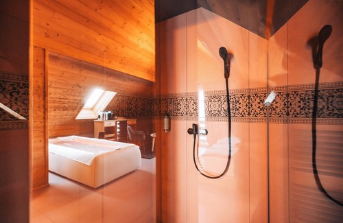 Celje Bed & Breakfast | Deluxe room with Sauna and Zerobody dry-floating system surrounded by nature.