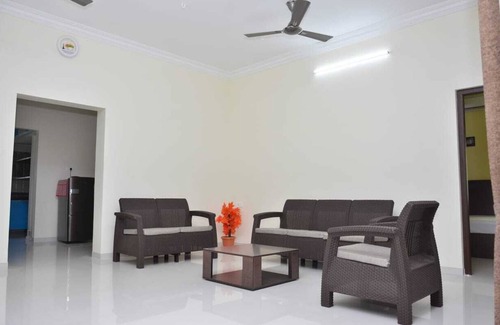 Pollachi Bed & Breakfast | Deluxe Rooms - The Surrya Max Residency - Pollachi