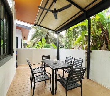 Pak Nam Villa | DelZiaNa Bara Villa Pakbara Satun พักได้ 6 ท่าน