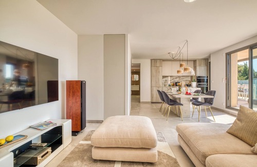 Guerrevieille Apartment | Demeures Kokio 100 m. from sandy beach, Grimaud, France