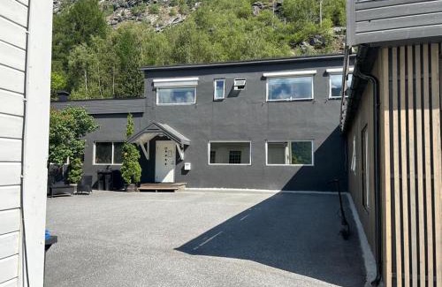 Øvre Ardal Apartment | Den Vesle Sjarmøren As The most central place in Årdal ! Free Parking on the site !